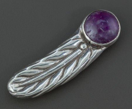 A WILLIAM SPRATLING MEXICAN SILVER AND AMETHYST : A WILLIAM SPRATLING MEXICAN SILVER AND AMETHYST QUARTZ CLIP William Spratling, Taxco