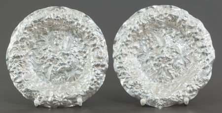 A PAIR OF SHIEBLER SILVER BOWLS George W. Shie: A PAIR OF SHIEBLER SILVER BOWLS George W. Shiebler & Co., New York, New York, circa