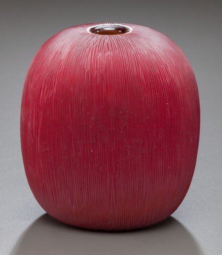 CARLO SCARPA VENINI GLASS MOLATO RED OVOID VASE : CARLO SCARPA VENINI GLASS MOLATO RED OVOID VASE Circa
