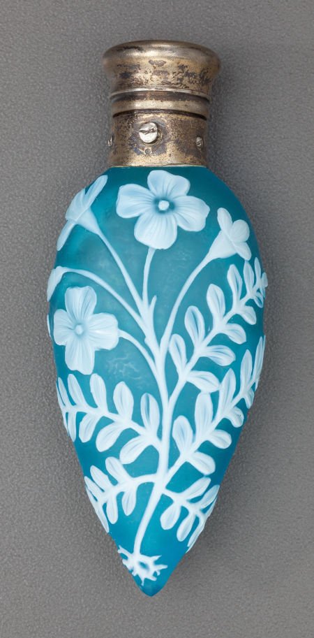 THOMAS WEBB BLUE OVERLAY GLASS FLORAL PERFUME VI: THOMAS WEBB BLUE OVERLAY GLASS FLORAL PERFUME VIAL WITH GORHAM SILVER MOUNTSCirca 1882, Ma