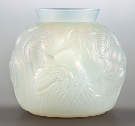 A SABINO GLASS ROOSTER VASE Early 20th century M: A SABINO GLASS ROOSTER VASE Early 20th century