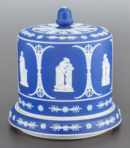 A WEDGWOOD-STYLE BLUE JASPERWARE CHEESE STAND WI: A WEDGWOOD-STYLE BLUE JASPERWARE CHEESE STAND WITH COVER20th century11 inches high (27