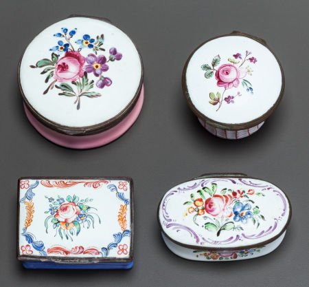 FOUR ENGLISH ENAMELED METAL FLORAL SNUFF BOXES 1: FOUR ENGLISH ENAMELED METAL FLORAL SNUFF BOXES 19th century 1-1/8 inches high x 2-3/8 in