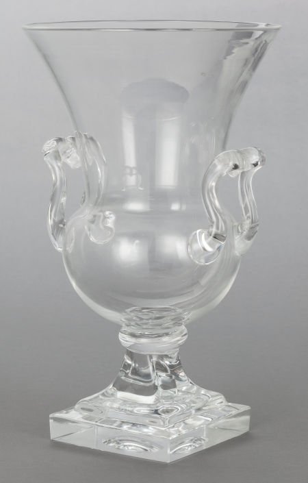 A STEUBEN CLEAR GLASS URN Steuben Glass, Corning: A STEUBEN CLEAR GLASS URN Steuben Glass, Corning, New York, 20th century Marks: STEUB