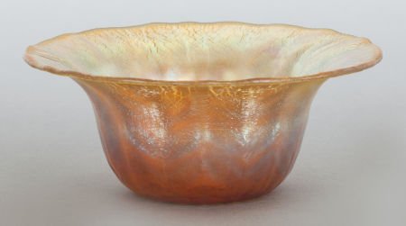 A TIFFANY STUDIOS GOLD FAVRILE GLASS BOWL Circa : A TIFFANY STUDIOS GOLD FAVRILE GLASS BOWL Circa 1915 Marks: L.C.T., FAVRILE, 1925