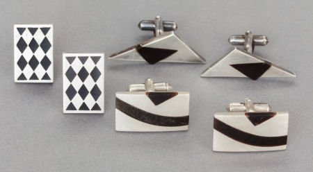 THREE PAIRS OF ANTONIO PINEDA MEXICAN SILVER AND: THREE PAIRS OF ANTONIO PINEDA MEXICAN SILVER AND ONYX CUFFLINKS Antonio Pineda, Taxco