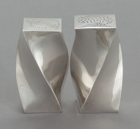 AN ANTONIO PINEDA MEXICAN SILVER SALT AND PEPPER: AN ANTONIO PINEDA MEXICAN SILVER SALT AND PEPPER SHAKER SET Antonio Pineda, Taxco, Mexico,