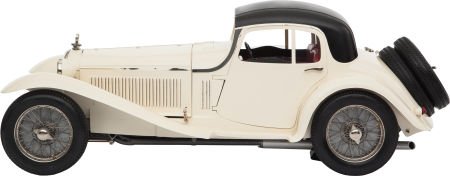 BRADY WARD POCHER K89 SCALE MODEL 1932 ALFA ROME: BRADY WARD POCHER K89 SCALE MODEL 1932 ALFA ROMEO 8C 2300 COUPE ELEGANT Case dimension: 14