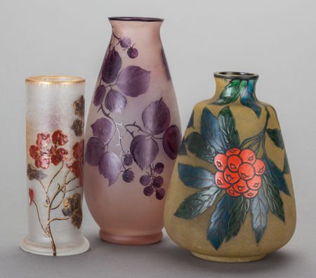 A GROUP OF THREE FRENCH GLASS VASES, 20th centur: A GROUP OF THREE FRENCH GLASS VASES, 20th century10-3/8 inches high (26.4 cm) (talles