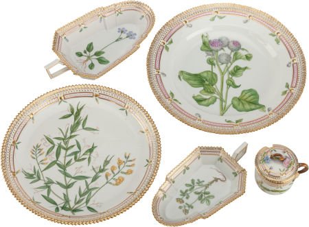 FIVE DANISH PORCELAIN FLORA DANICA PATTERN TABLE: FIVE DANISH PORCELAIN FLORA DANICA PATTERN TABLE ARTICLES</