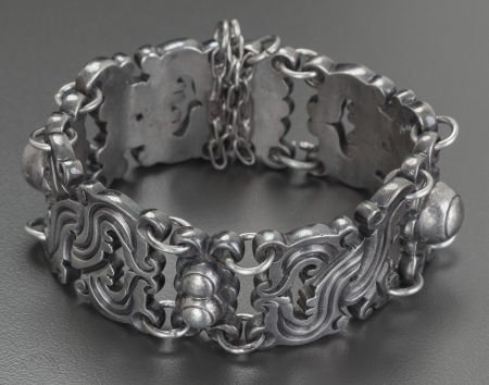 A WILLIAM SPRATLING MEXICAN SILVER VINDOBONENSIS: A WILLIAM SPRATLING MEXICAN SILVER VINDOBONENSIS BRACELET,<