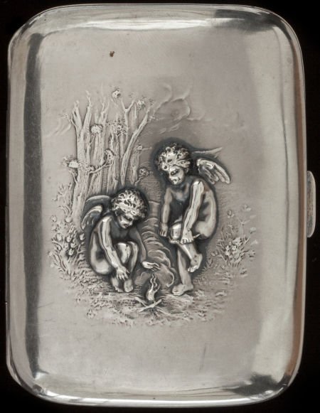 AN UNGER BROTHERS CHILLY PATTERN SILVER AND SILV: AN UNGER BROTHERS CHILLY PATTERN SILVER AND SILVER GILT CIGARETT