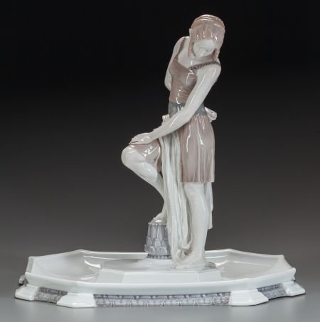 ROSENTHAL PORCELAIN FIGURAL CENTERPIECE, Circa 1 (1 of 2)