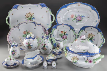 A GROUP OF SEVENTEEN PRINTEMPS BLUE BORDER PATTE (1 of 2)