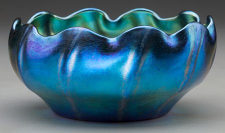 A TIFFANY STUDIOS EXPERIMENTAL BLUE FAVRILE GLAS: A TIFFANY STUDIOS EXPERIMENTAL BLUE FAVRILE GLASS RUFFLE BOWL, Corona, New York, circa 19