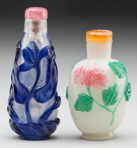 TWO CHINESE PEKING GLASS SNUFF BOTTLES 3 inches (1 of 2)