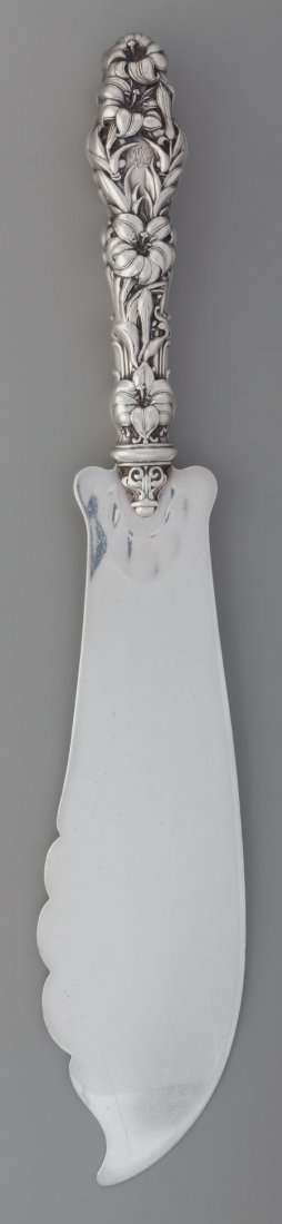A Whiting Mfg. Co. Lily Pattern Silver Fish Slic (1 of 3)