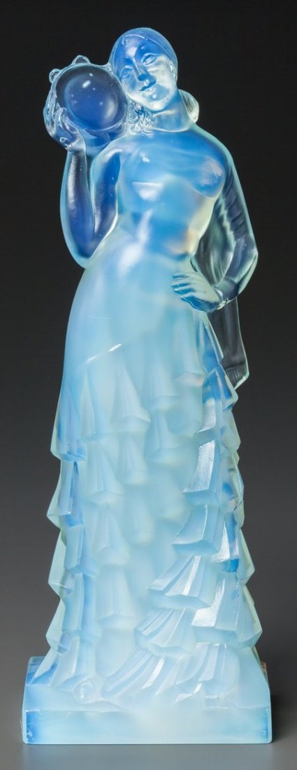 A Sabino Opalescent Glass Espagnole Figure, Pari: A Sabino Opalescent Glass Espagnole Figure, Pa