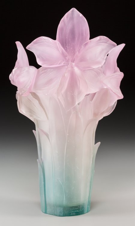 A Daum Pink and Blue Pate-de-Verre Glass Amaryll: A Daum Pink and Blue Pate-de-Verre Glass Amaryllis Vase
