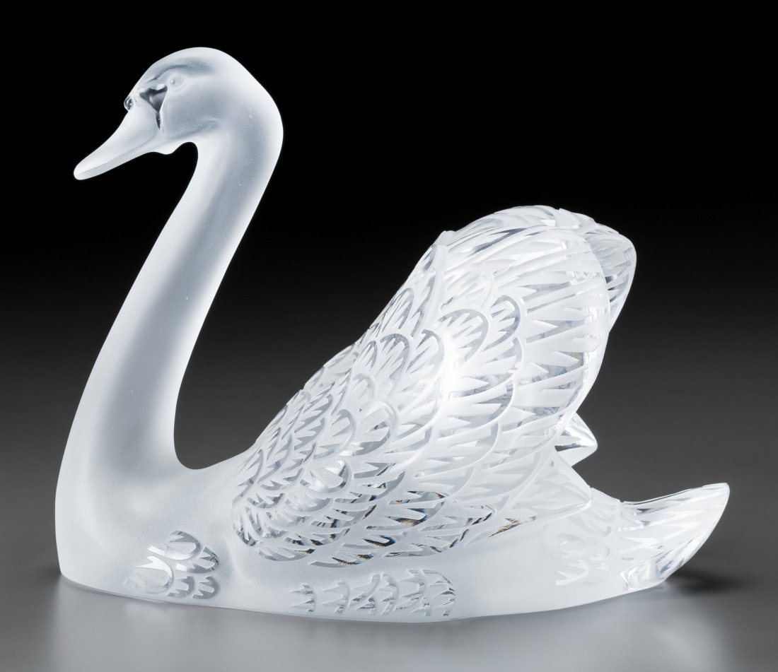 Lalique Clear and Frosted Glass Cygne Tete Droit: Lalique Clear and Frosted Glass Cygne Tete Droite Swan<