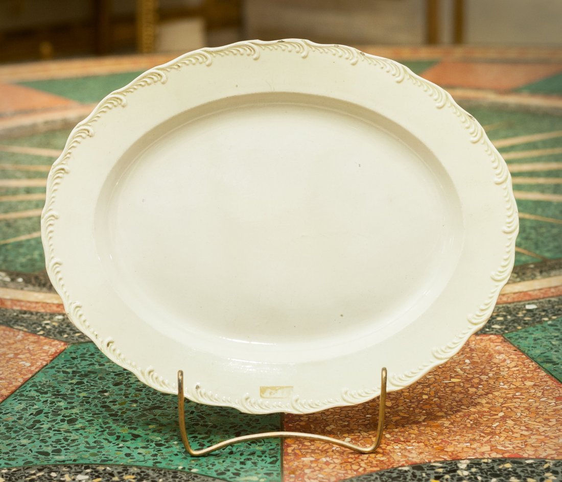 An English Creamware Serving Platter, 19th century 10 i (1 of 1)