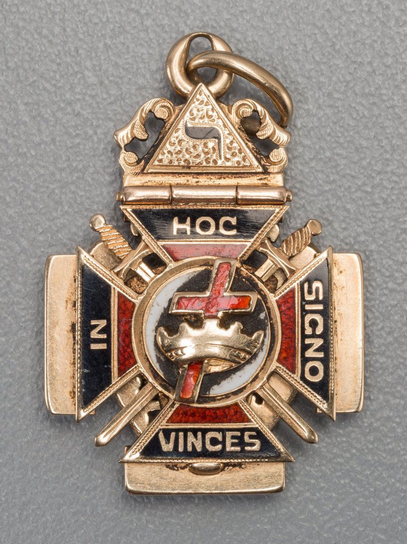 A 14K and Enameled Masonic Medal 1-1/4 inches lo (1 of 3)