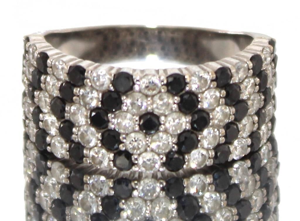 18kt Gold 2.00 ct Black & White Diamond Ring (1 of 5)