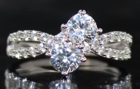 Elegant 1.60 ct White Sapphire Bypass Ring (1 of 2)