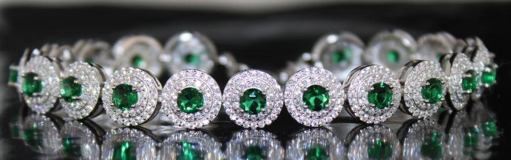 Quality 11.25 ct Emerald Halo Bracelet: Sterling Silver Gemstones: Created