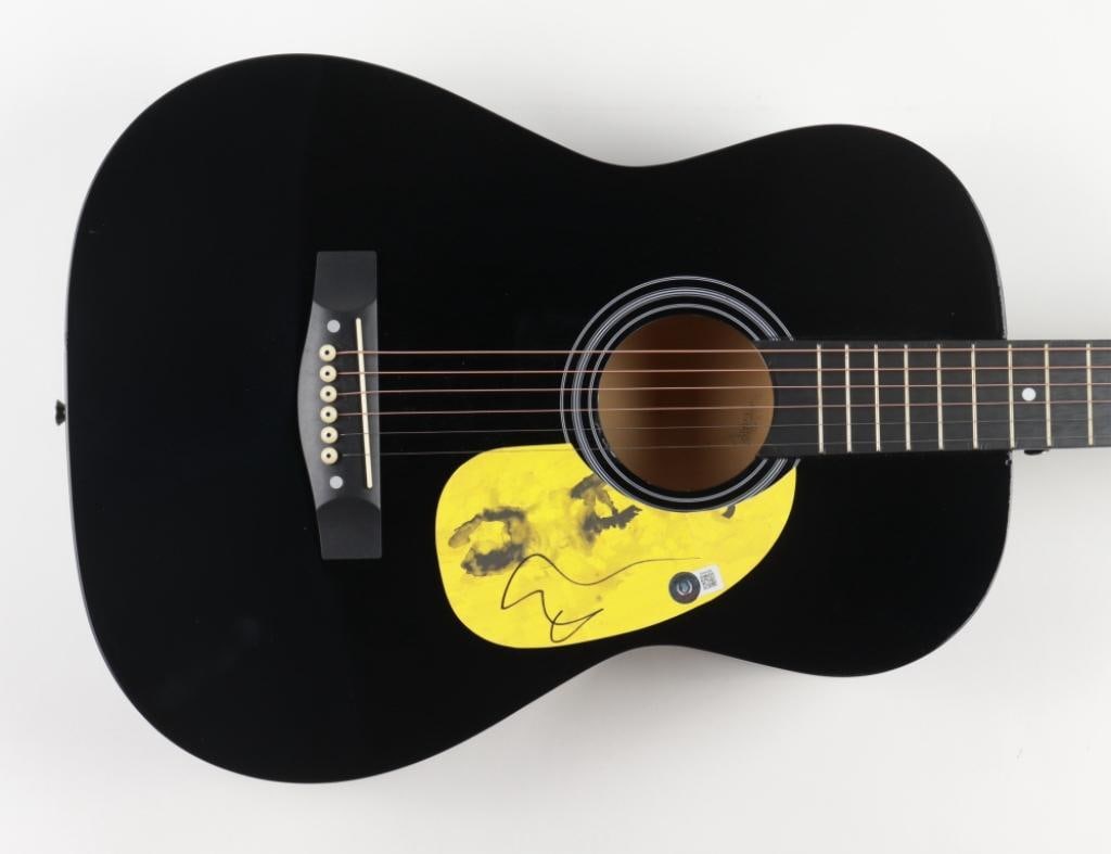 Autographed Ed Sheeran Acoustic Guitar: Ed Sheeran Signed 39" Acoustic Guitar (Beckett) nc261 #139189