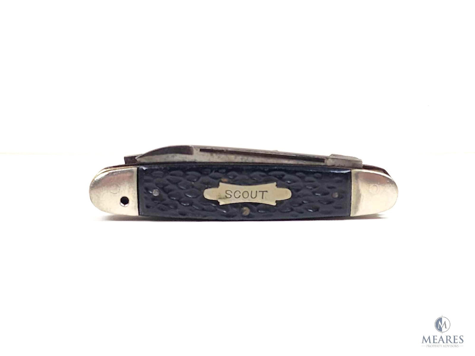 Seneca Cutlery Co., Utica, NY Unofficial Scout Knife: This camp style knife is an unofficial Scout model produced by Seneca Cutlery. It is missing the bail, and a total of three carbon steel blades, including a combination flat bade screwdriver and bottl