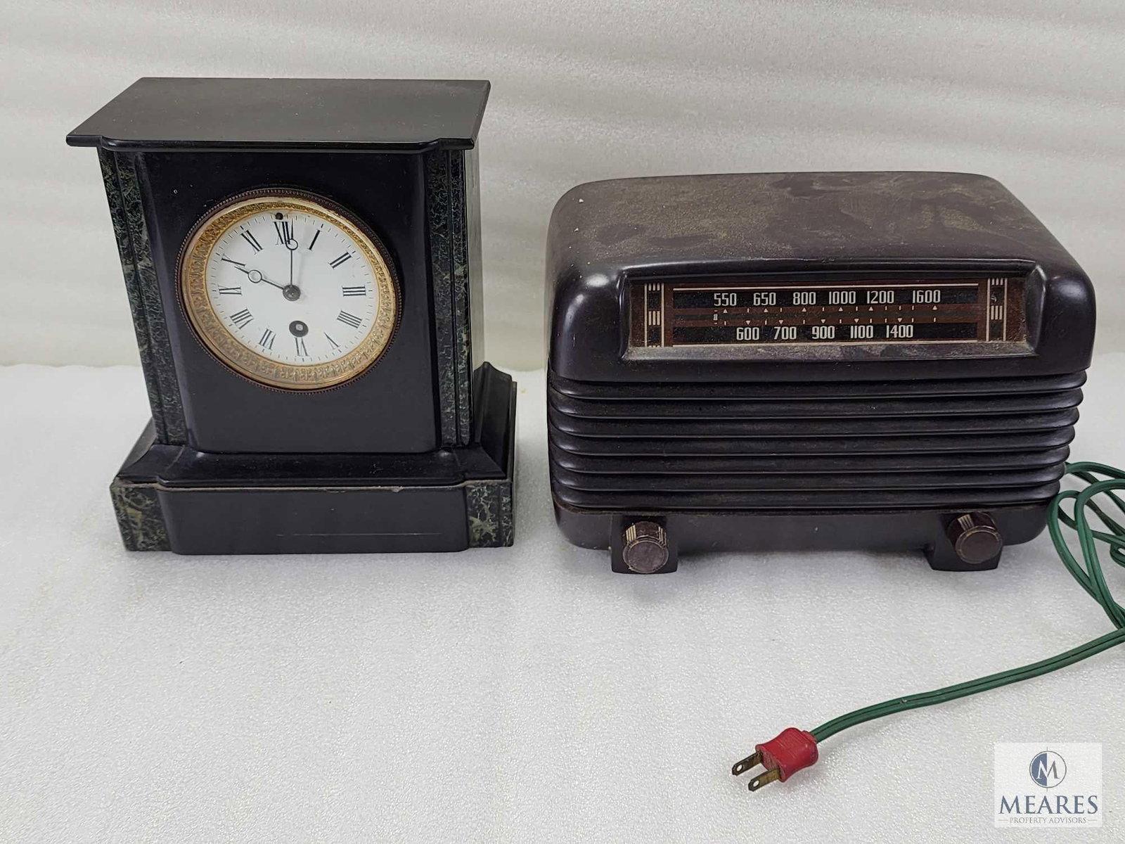 Vintage Mantel Clock and Radio (1 of 5)
