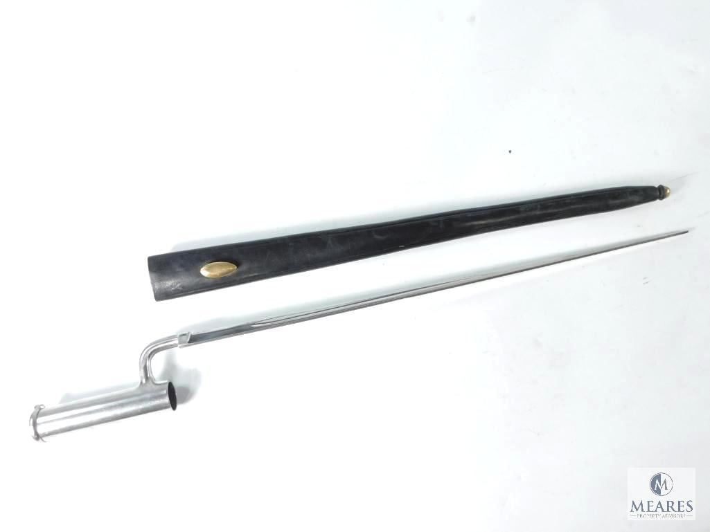 Reproduction Socket Bayonet for the Brown Bess Rifle: Reproduction Socket Bayonet fits the Brown Bess Musket of the British Empire. This bayonet has a black leather sheath and a 17" blade.