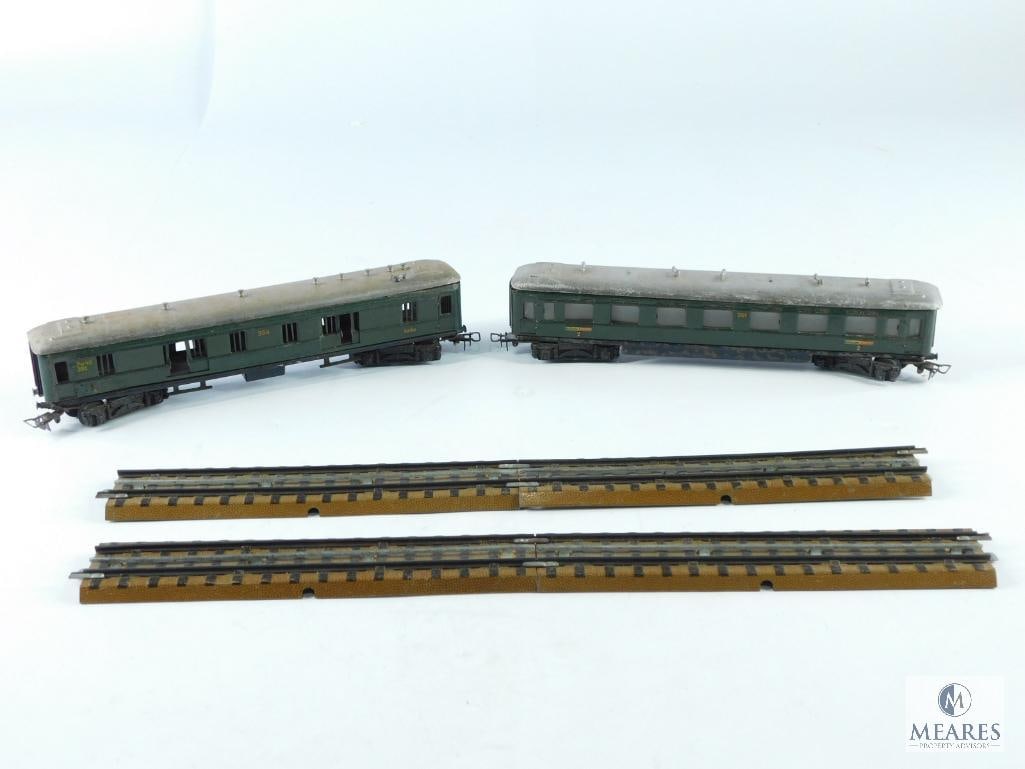 Two Metal Train Cars - Nichtraucher Raucher 351 Car & 354 Pw4u Car (1 of 6)