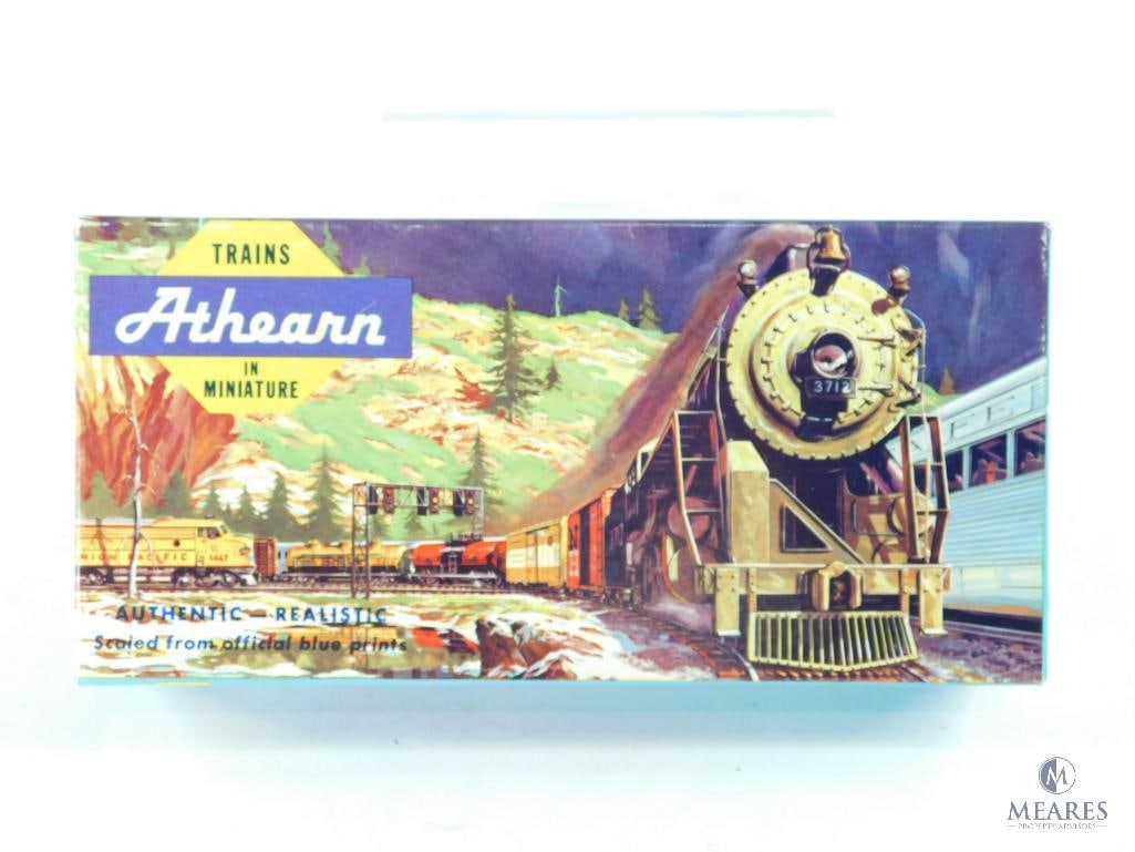 Athearn Trains in Miniature HO Scale 8004 Chicago & Illinois Midland Boxcar (1 of 5)