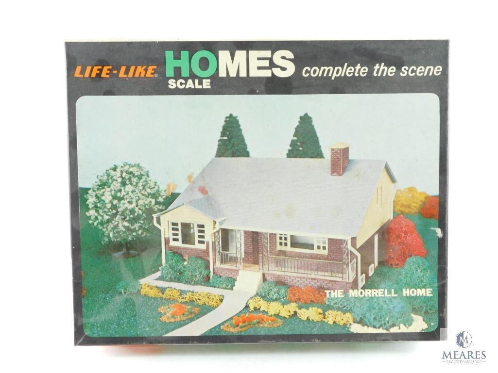 Life-Like HO Scales Homes Complete the Scene The Morrell Home S352K: May or may not be complete