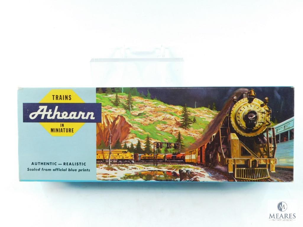 Athearn HO Scale Trains in Miniature Erie Lackawanna Diesel Engine 850 (1 of 5)