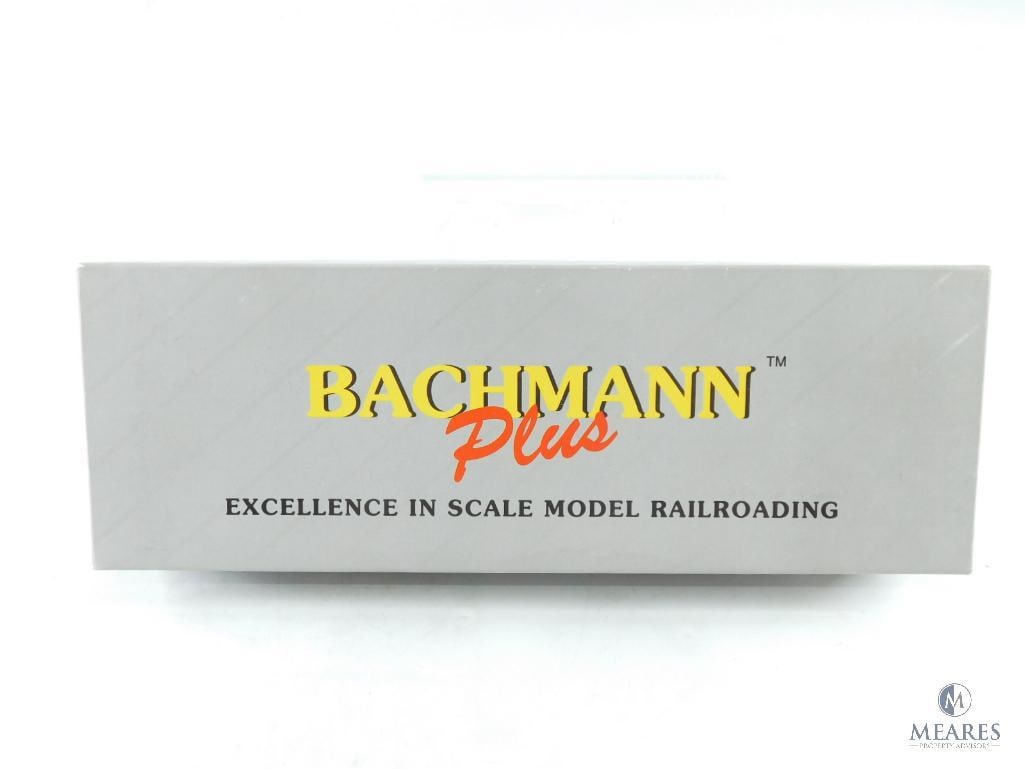 Bachmann Plus HO Scale Southern Pacific Daylight EMD F-7A Diesel Engine 354 (1 of 5)