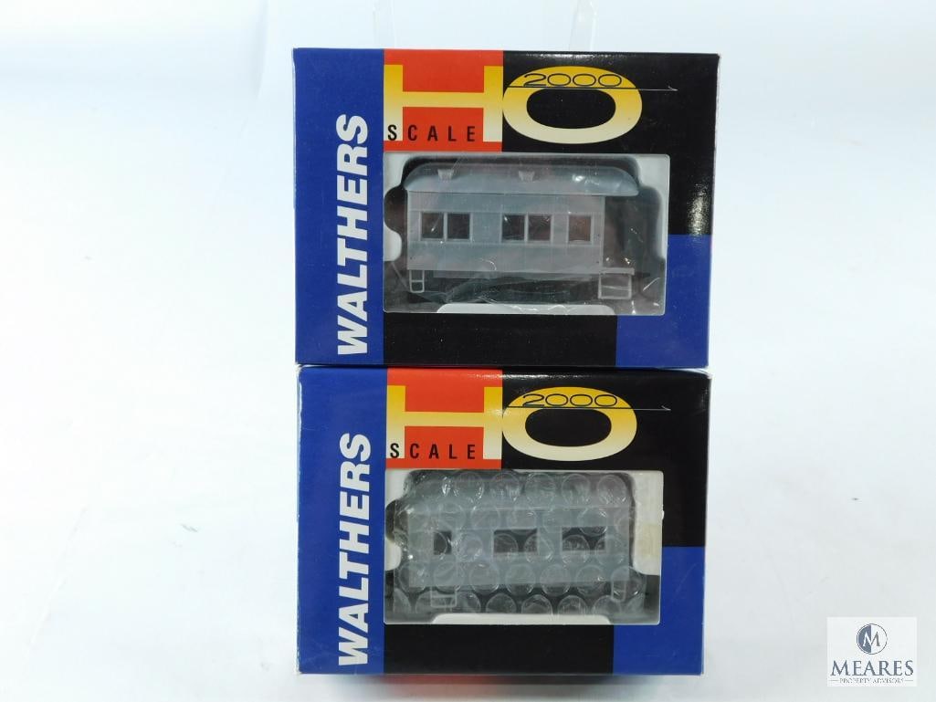 Two Walthers 2000 HO Scale Passenger Cars (1 of 7)