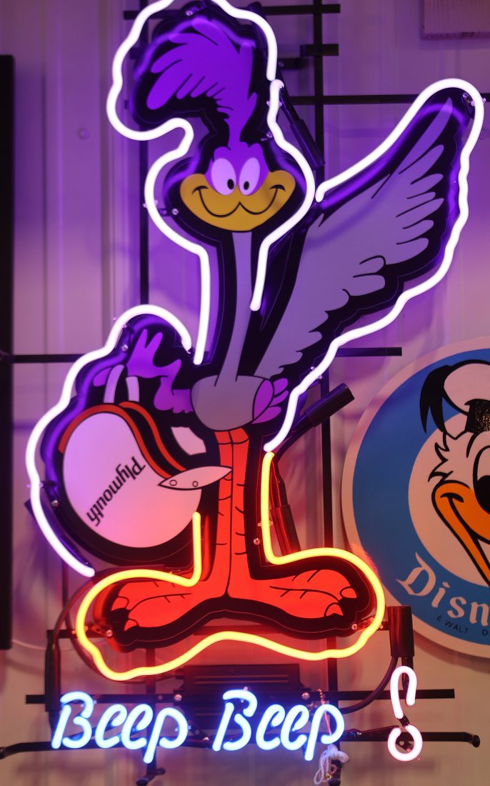 ROAD RUNNER NEON (1 of 2)