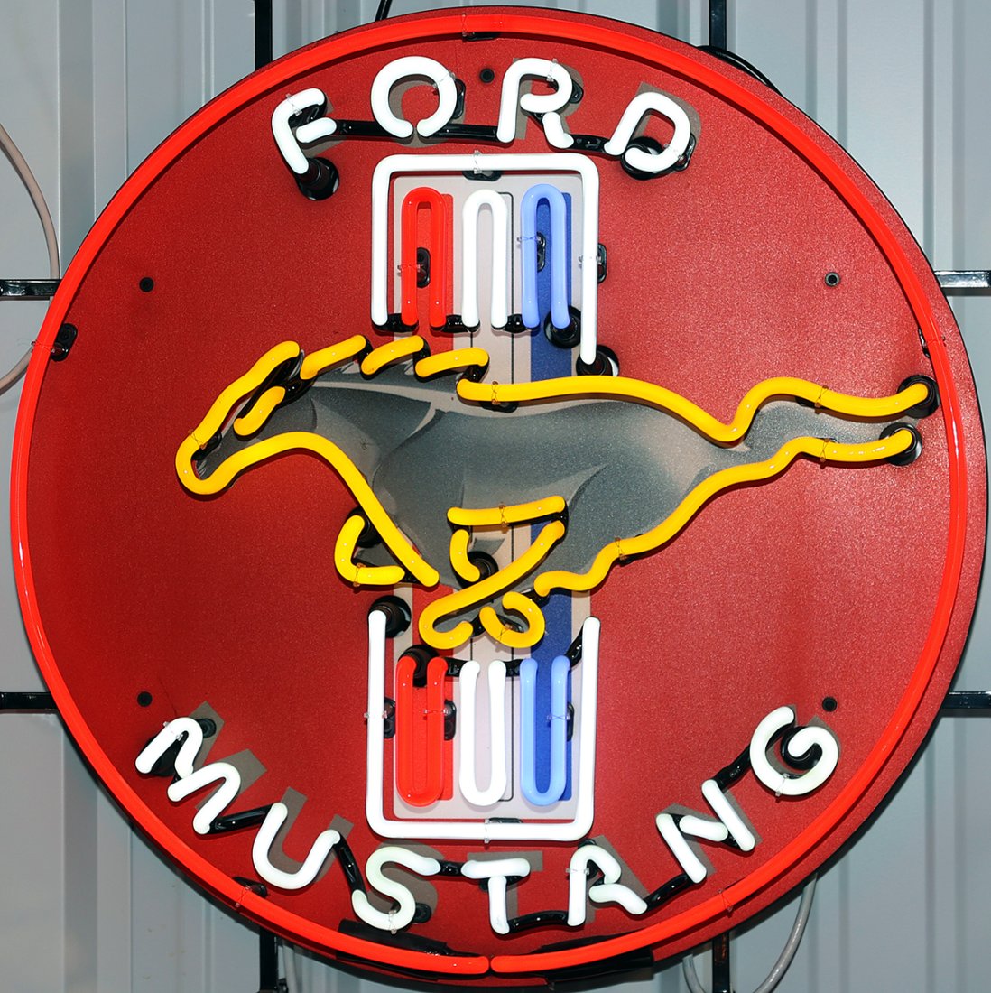 FORD MUSTANG NEON SIGN (1 of 2)