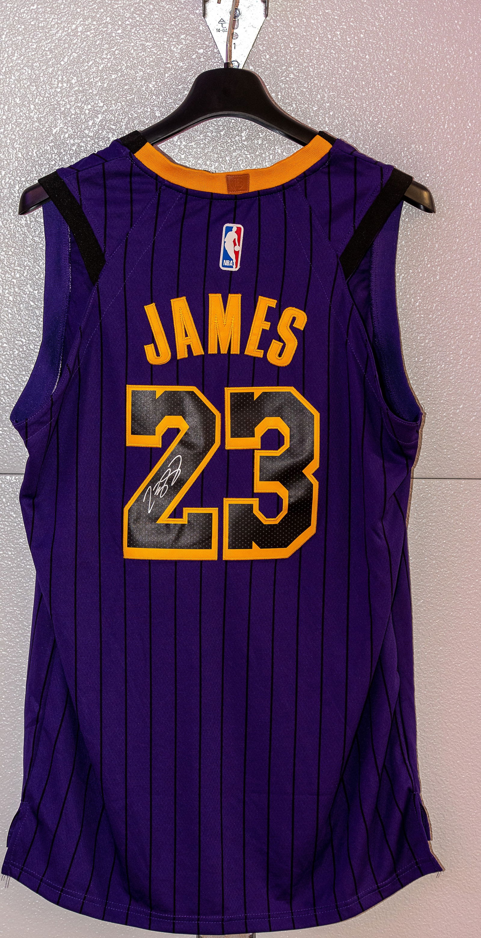 LEBRON JAMES SIGNED JERSEY NO RESERVE! (1 of 3)
