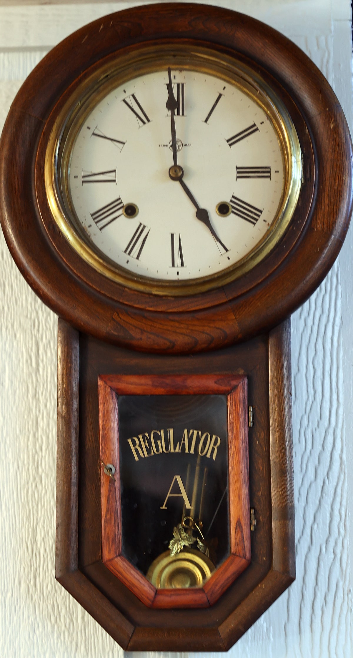 ANTIQUE REGULATOR CLOCK NO RESERVE! (1 of 1)