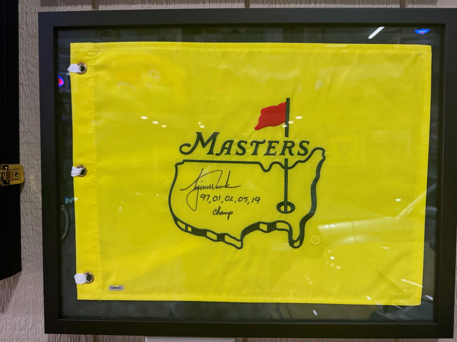 MASTERS FLAGS SIGNED-PROFESSIONALLY FRAMED- NO RESERVE! (1 of 3)
