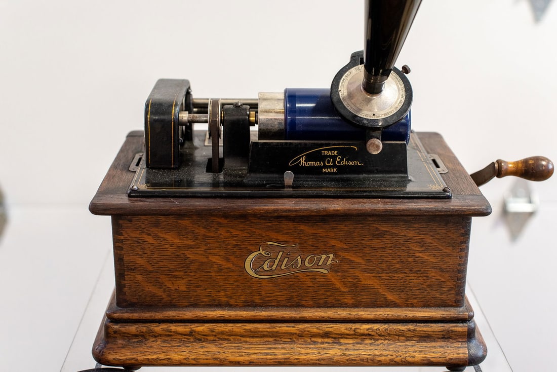 EDISON PHONOGRAPH NO RESERVE!: In GREAT working condition Beautiful Cabinet Includes 4 Original Edison Cylinders This item requires third-party shipping or pickup arrangements to be made. We will gladly drop off smaller items to lo