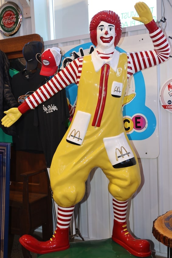 RONALD MCDONALD FULL SIZE SCULPTURE ORIGINAL (1 of 11)