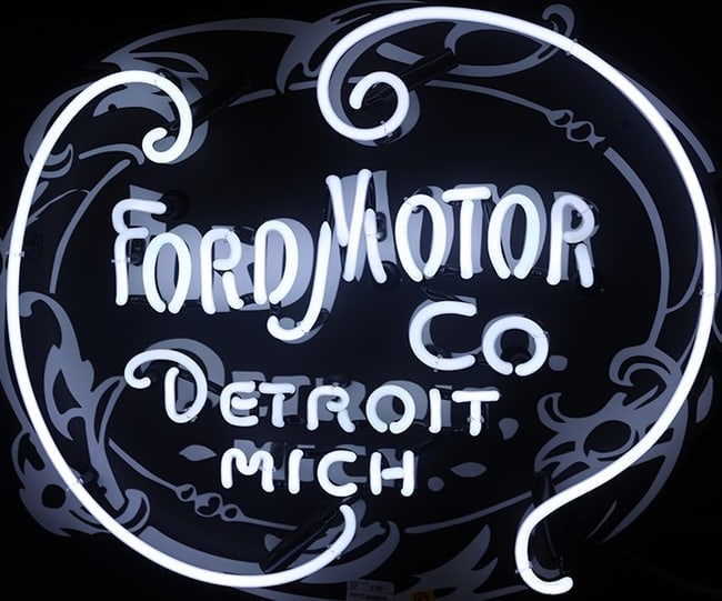 FORD MOTOR CO 1903 HERITAGE NEON-NO RESERVE!: VINTAGE STYLE FORD MOTOR CO HERITAGE EMBLEM NEON CLASSIC BRIGHT WHTE NEON 26 X 21 X 4