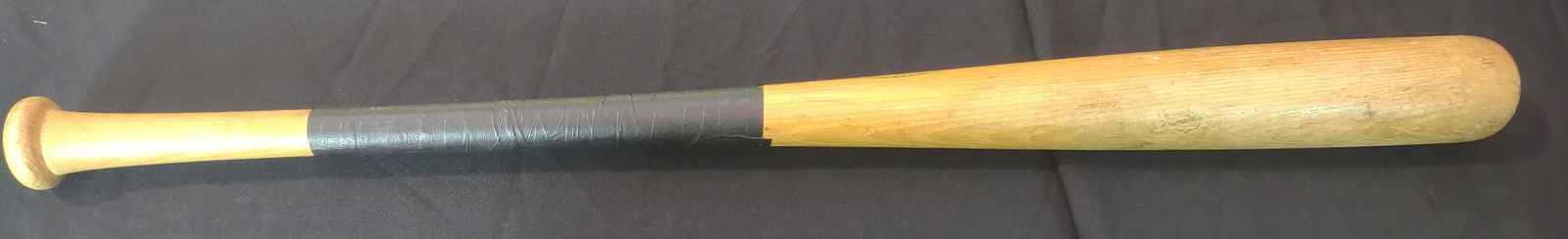 MICKEY MANTLE SIGNED AUTHENTICATED BASEBALL BAT (1 of 7)