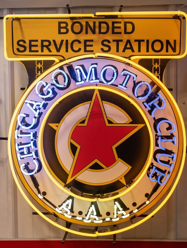 CHICAGO MOTOR CLUB NEON (1 of 3)
