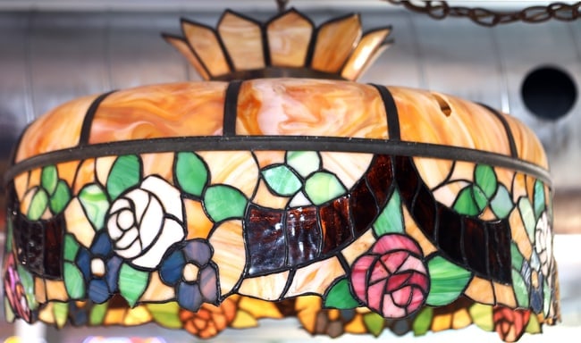 LARGE TIFFANY STYLE HANGING FIXTURE-NO RESERVE! (1 of 1)